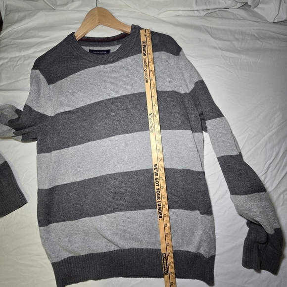 Tommy Hilfiger Men's Medium 💯 Cotton Gray Striped Sweater - Picture 9 of 10